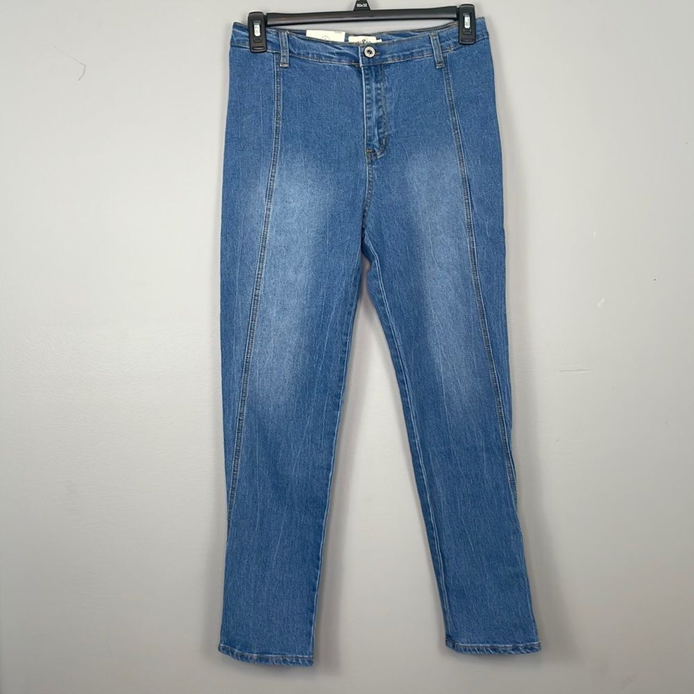 Umgee High Rise Straight Leg Denim Front Seam Jeans. Waist Size 30. NWT